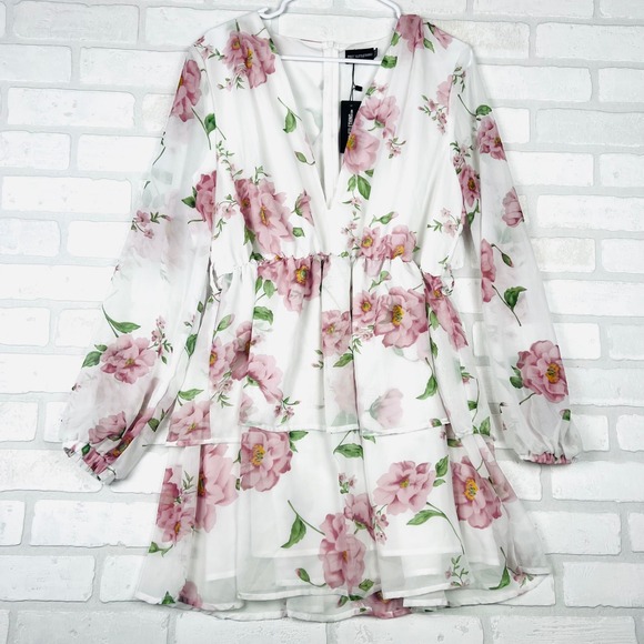 PrettyLittleThing White Floral Chiffon Plunge Skater Dress Size 10 NWT‎ - Picture 14 of 14